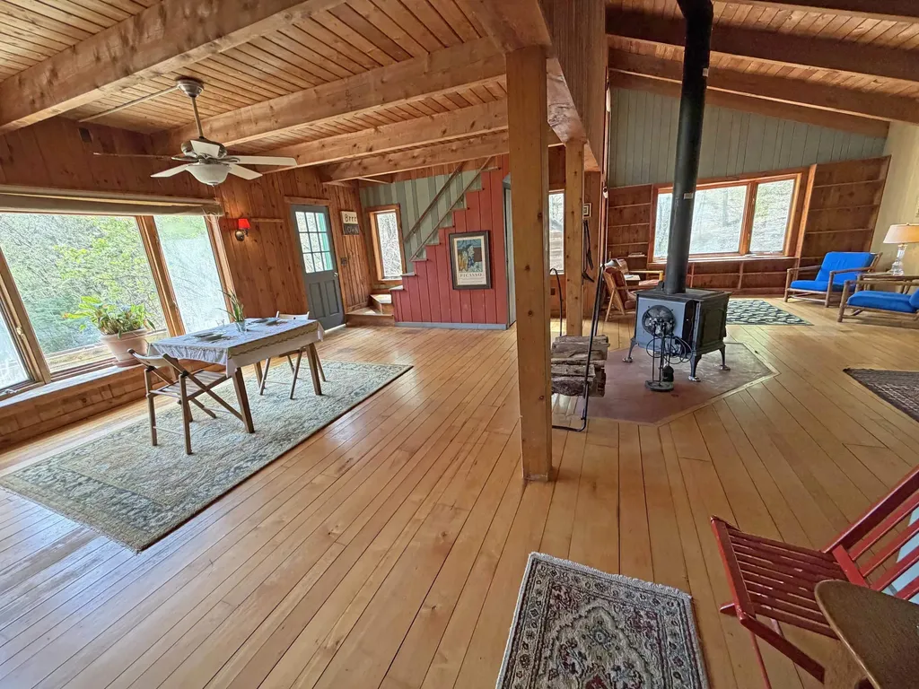 92 Wardon Road Putney VT 05346