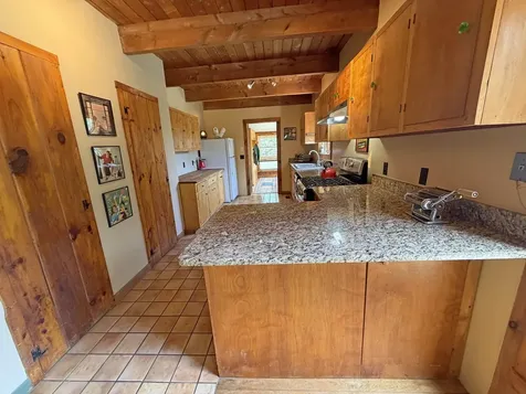 92 Wardon Road Putney VT 05346