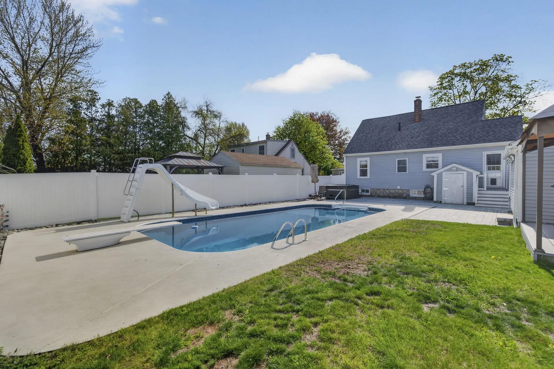 405 Hill Street Manchester NH 03102
