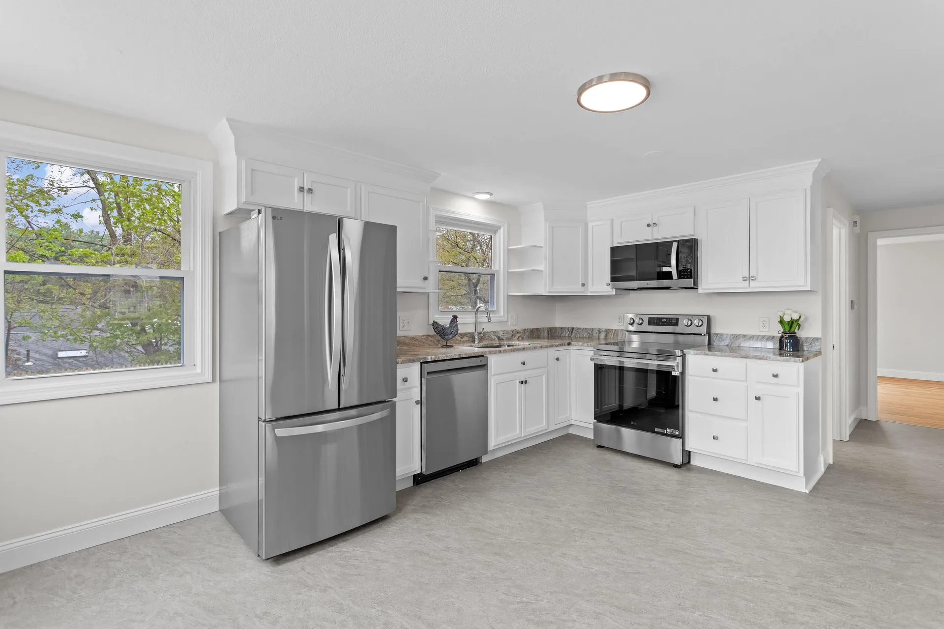 12 Hemlock Street Hudson NH 03051