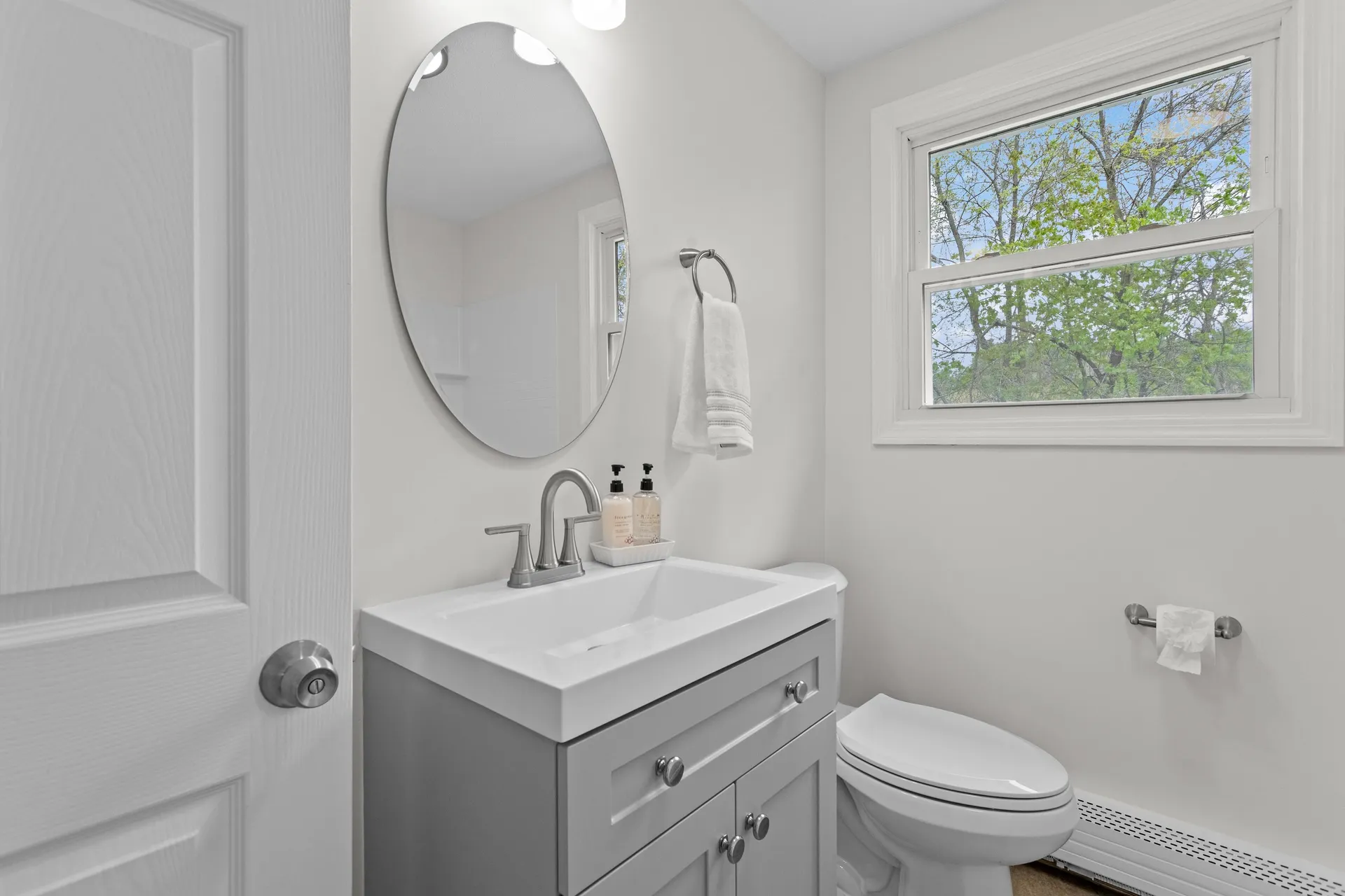 12 Hemlock Street Hudson NH 03051