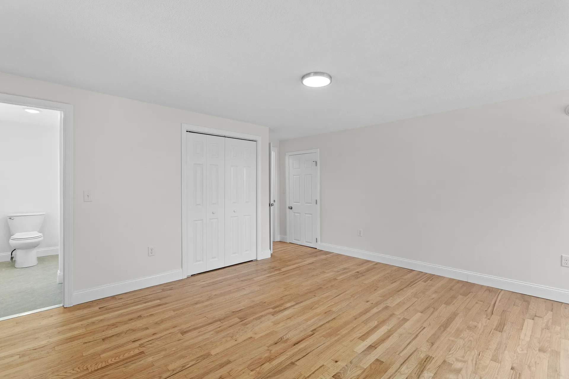 12 Hemlock Street Hudson NH 03051