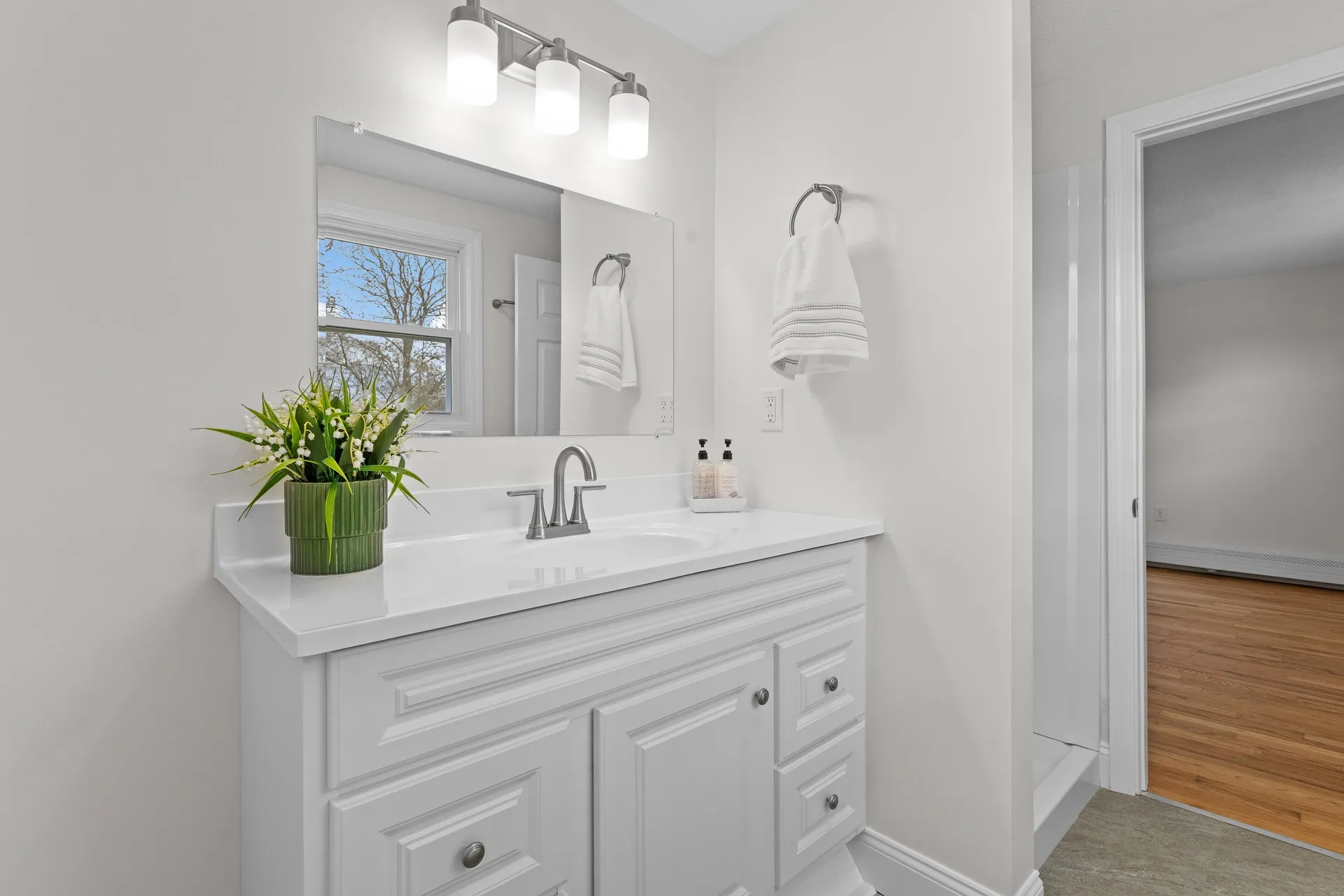 12 Hemlock Street Hudson NH 03051