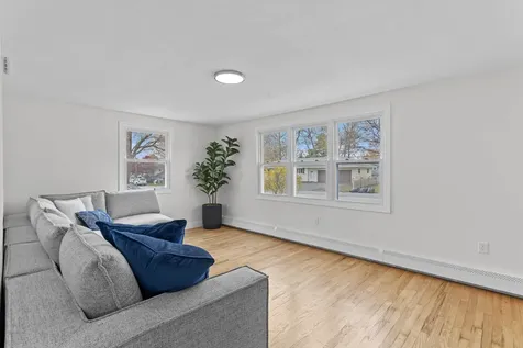 12 Hemlock Street Hudson NH 03051
