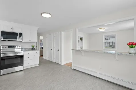 12 Hemlock Street Hudson NH 03051