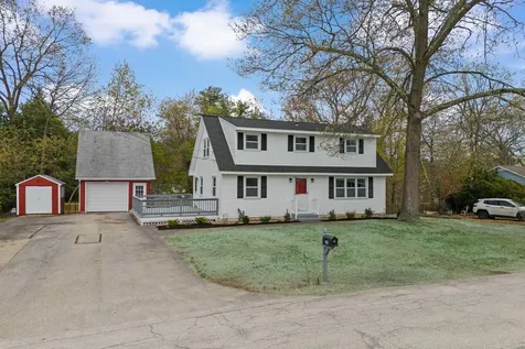 12 Hemlock Street Hudson NH 03051