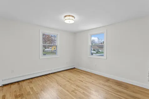 12 Hemlock Street Hudson NH 03051
