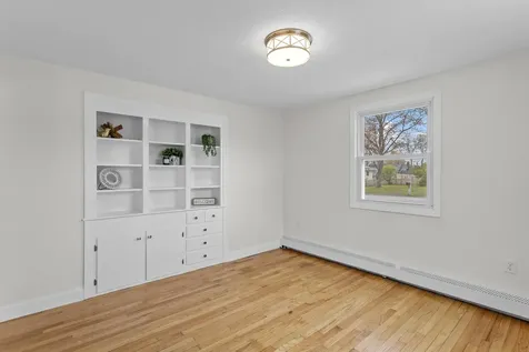12 Hemlock Street Hudson NH 03051