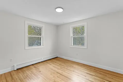 12 Hemlock Street Hudson NH 03051