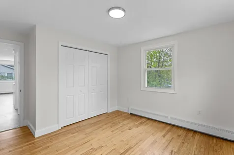 12 Hemlock Street Hudson NH 03051