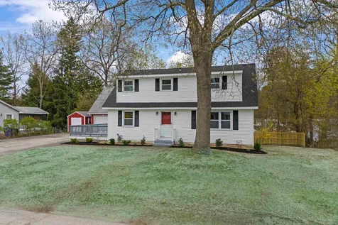 12 Hemlock Street Hudson NH 03051