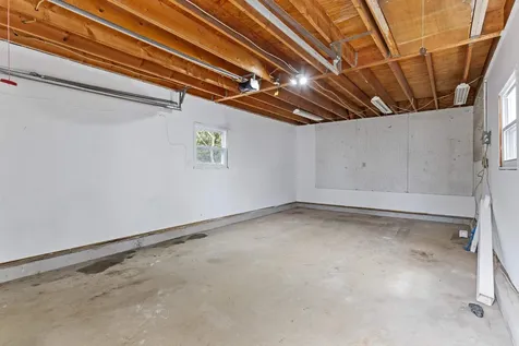12 Hemlock Street Hudson NH 03051
