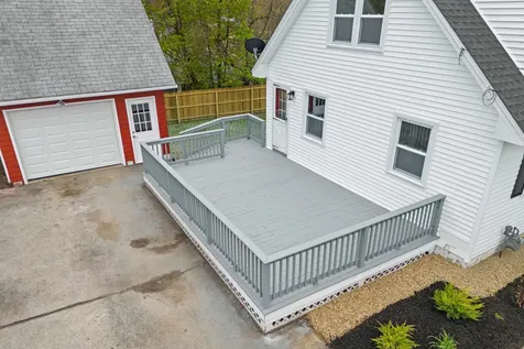 12 Hemlock Street Hudson NH 03051
