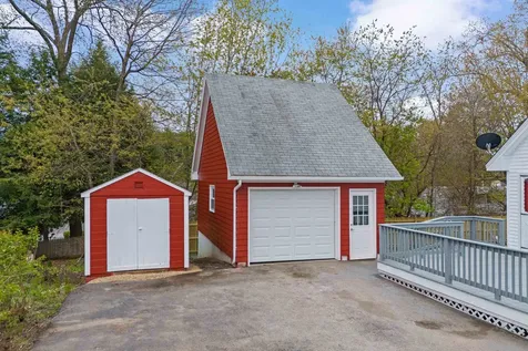12 Hemlock Street Hudson NH 03051
