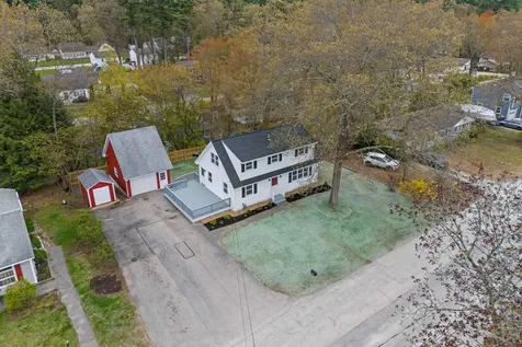 12 Hemlock Street Hudson NH 03051