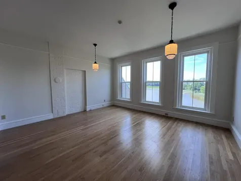 123 Water Street Exeter NH 03833