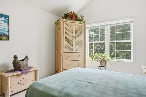 23 Bourne Drive Bedford NH 03110