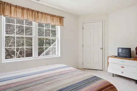 23 Bourne Drive Bedford NH 03110