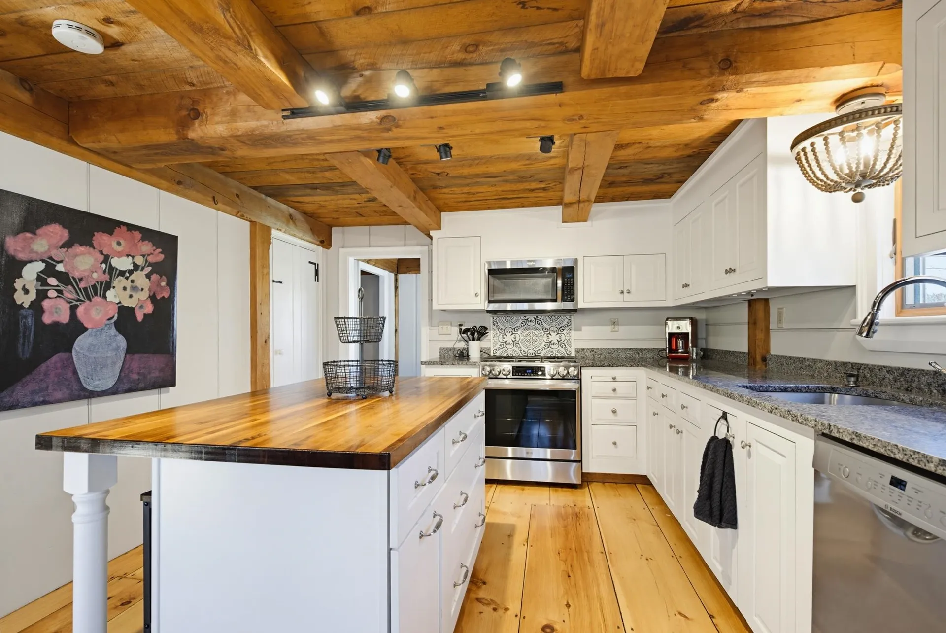 6 Fifield Lane Stratham NH 03885