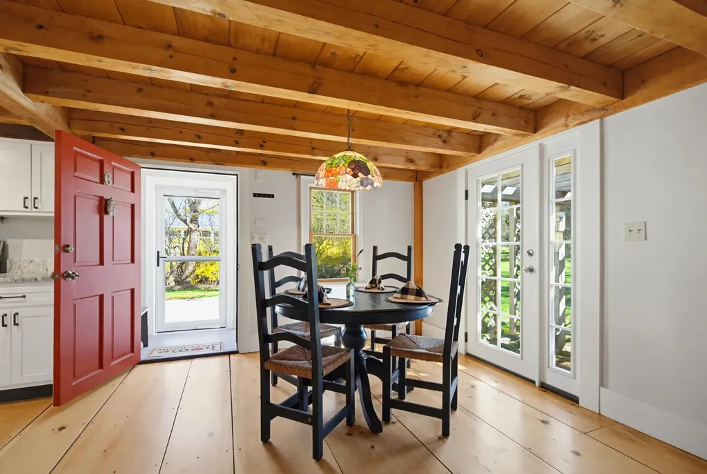 6 Fifield Lane Stratham NH 03885