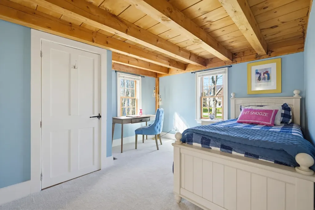 6 Fifield Lane Stratham NH 03885