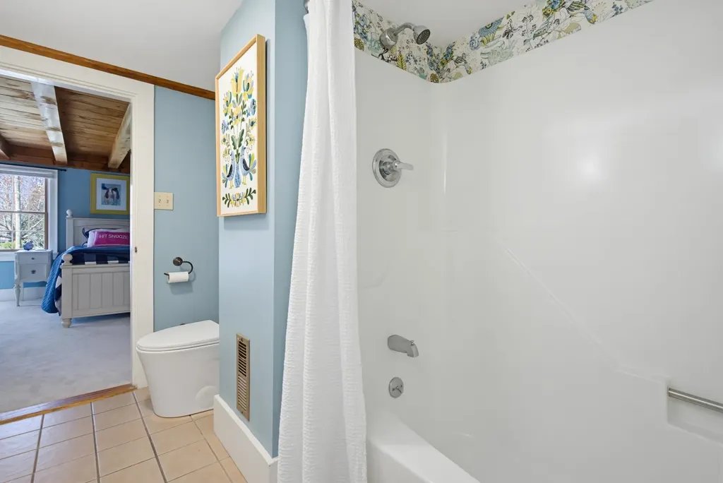 6 Fifield Lane Stratham NH 03885