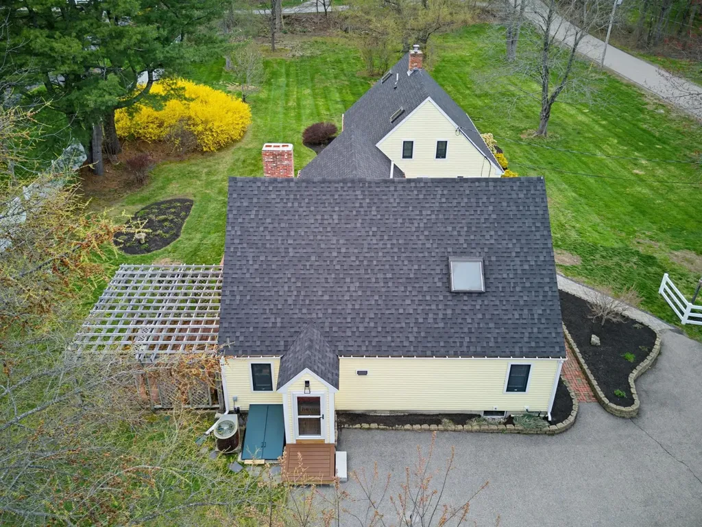6 Fifield Lane Stratham NH 03885
