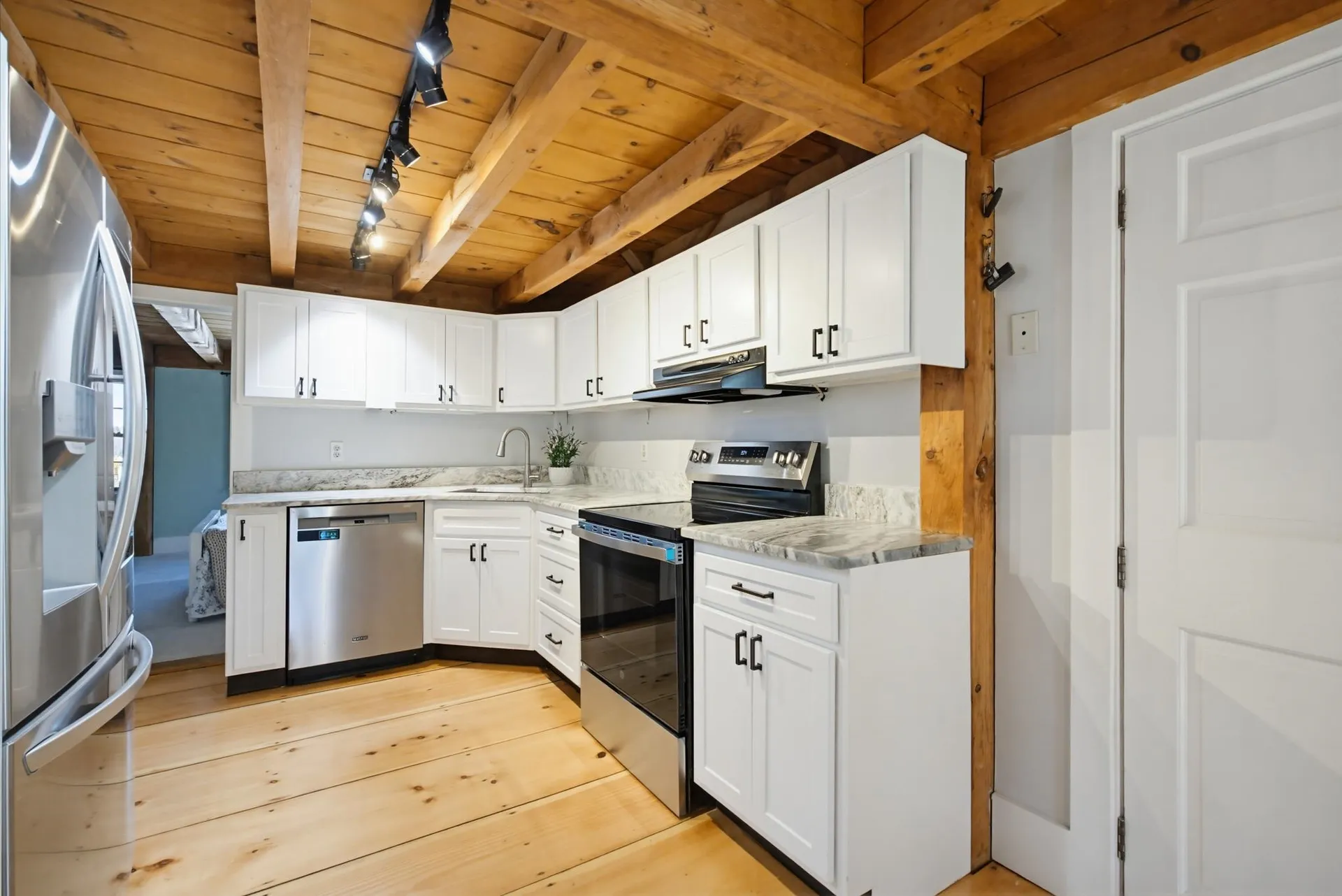 6 Fifield Lane Stratham NH 03885