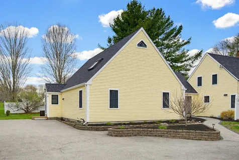 6 Fifield Lane Stratham NH 03885