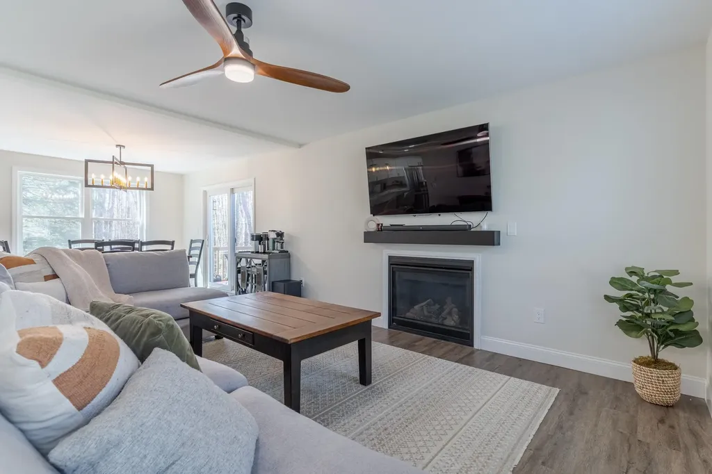 32 Haflinger Lane Berwick ME 03901