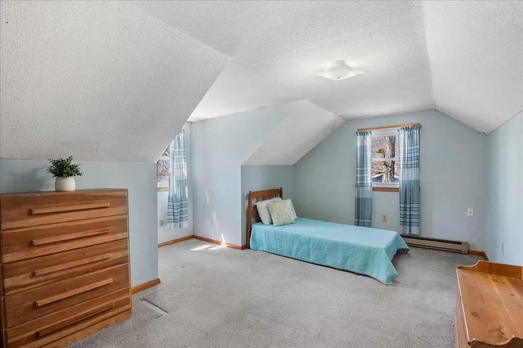 29 Hilltop Court Colchester VT 05446