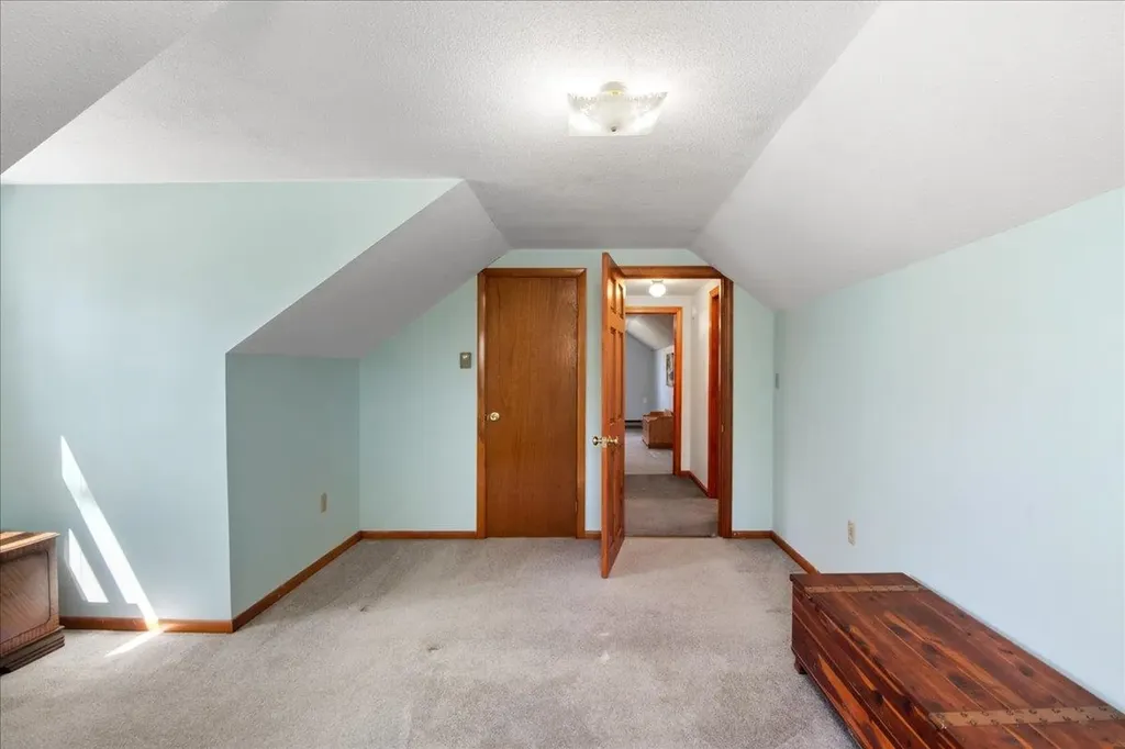 29 Hilltop Court Colchester VT 05446