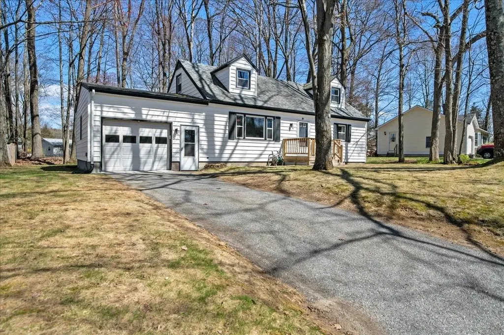 29 Hilltop Court Colchester VT 05446