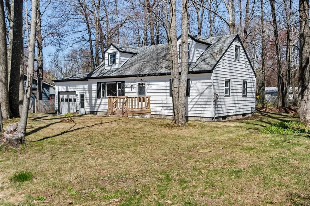 29 Hilltop Court Colchester VT 05446