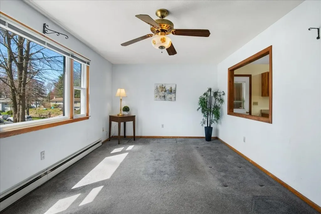 29 Hilltop Court Colchester VT 05446