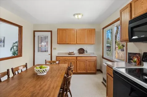 29 Hilltop Court Colchester VT 05446