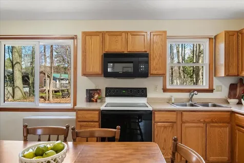 29 Hilltop Court Colchester VT 05446