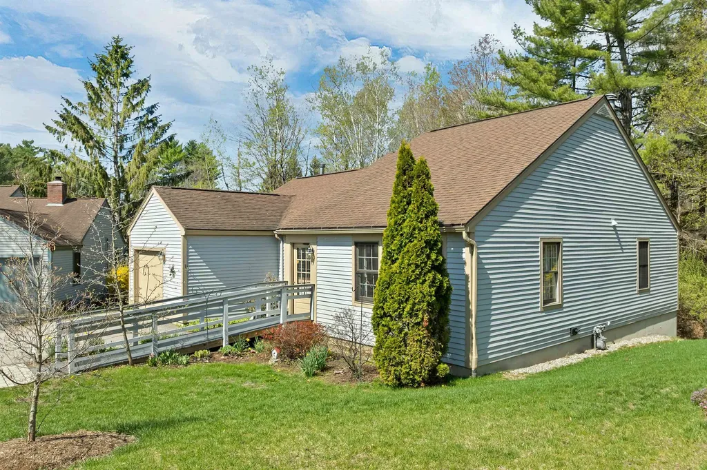 21 Mistwood Lane Laconia NH 03246
