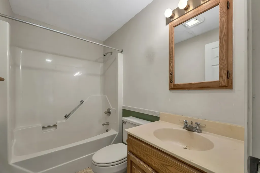 21 Mistwood Lane Laconia NH 03246
