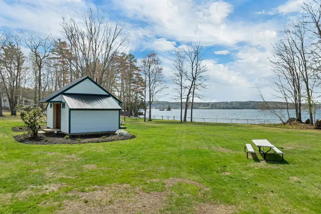 21 Mistwood Lane Laconia NH 03246
