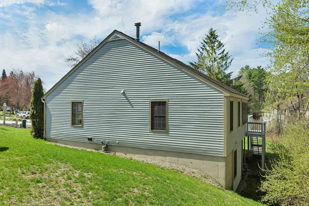 21 Mistwood Lane Laconia NH 03246