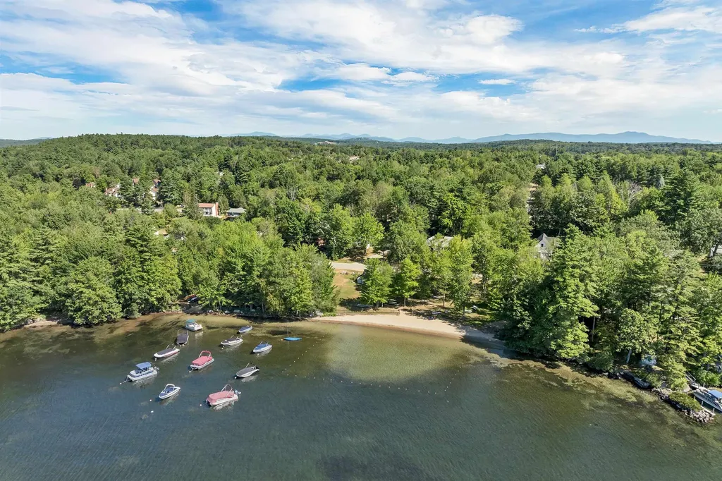 21 Mistwood Lane Laconia NH 03246