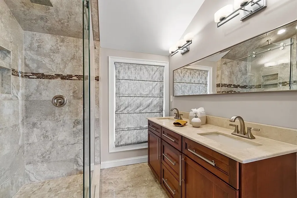 243 Shore Drive Salem NH 03079