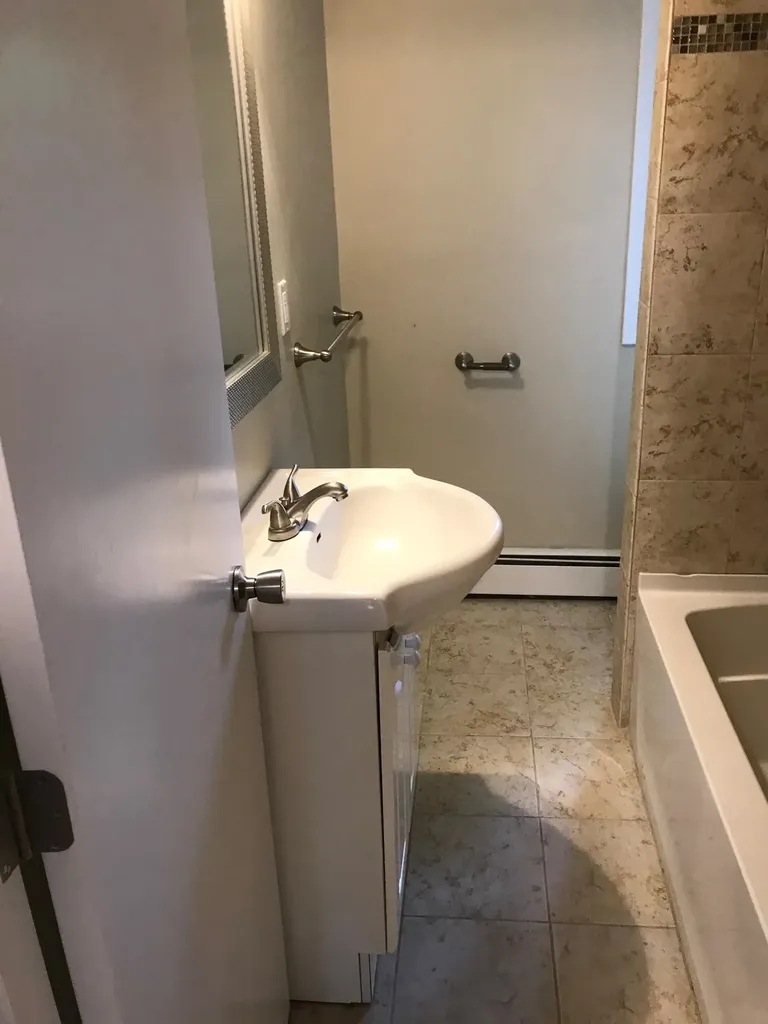 243 Shore Drive Salem NH 03079