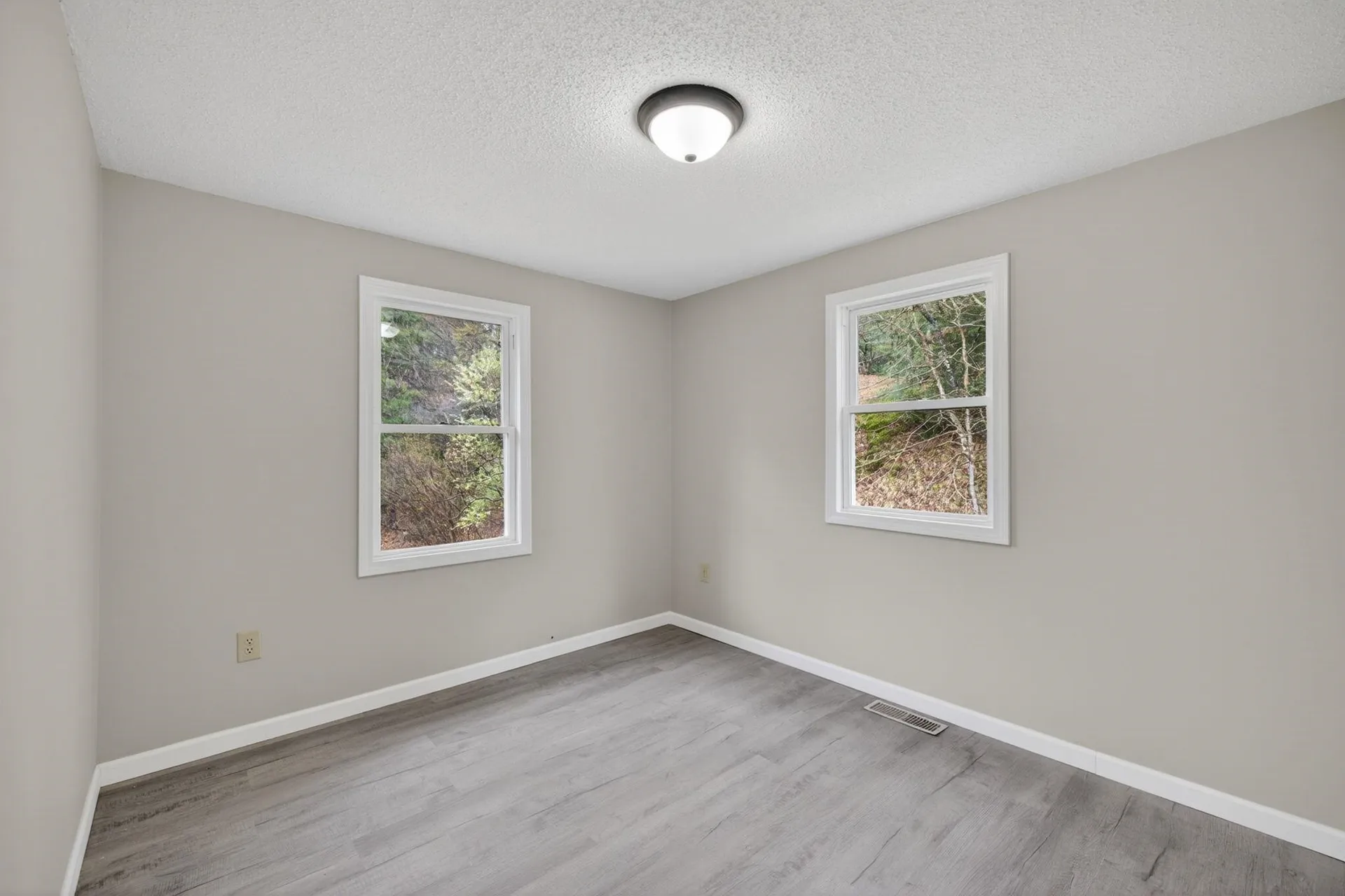 12 N Mason Road Brookline NH 03033