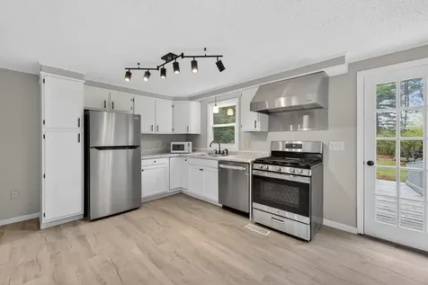 12 N Mason Road Brookline NH 03033