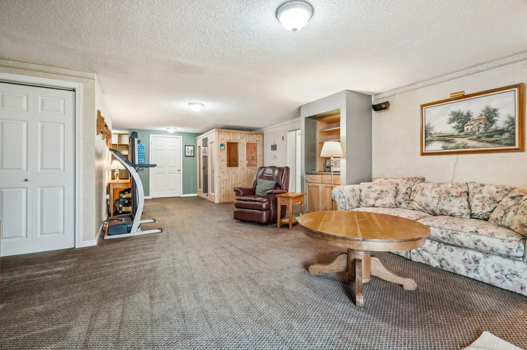 28 Summit Drive Grantham NH 03753