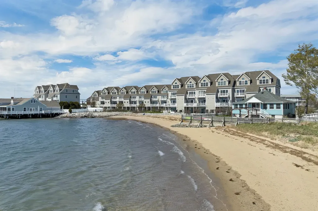 24 Harbor Road Hampton NH 03842