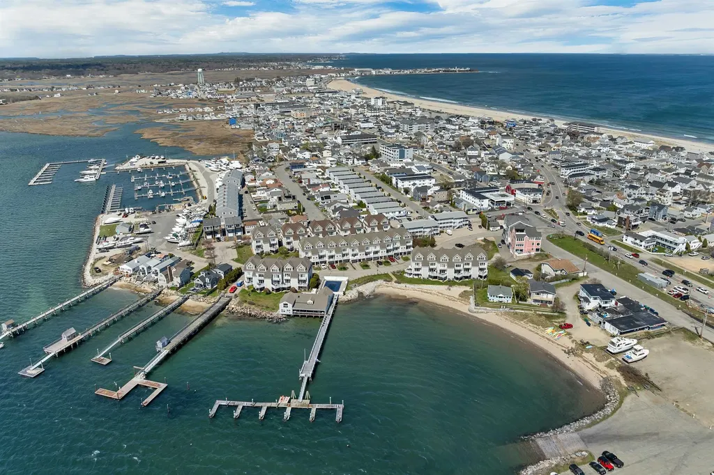 24 Harbor Road Hampton NH 03842