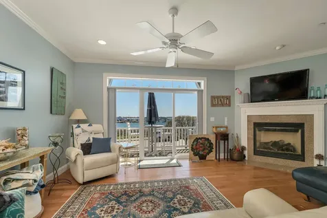 24 Harbor Road Hampton NH 03842